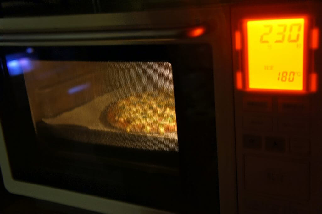 簡単 冷凍のピザが電子レンジ不可の場合の温め方 ピザブログ