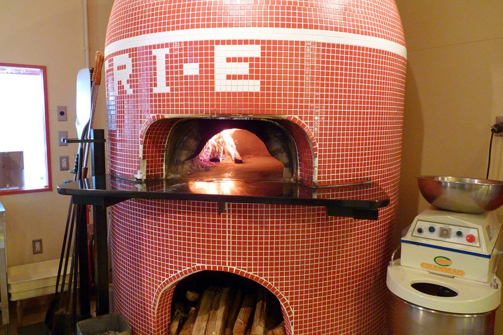 おうちdiyにおすすめ 親子でチャレンジしたい ピザ窯の作り方 薪窯ナポリピザフォンターナ ピザブログ