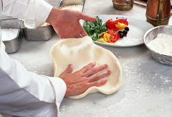 ピザ生地作り