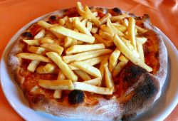 フライドポテトピザ